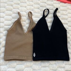 NEW🌺happiness run v neck tank